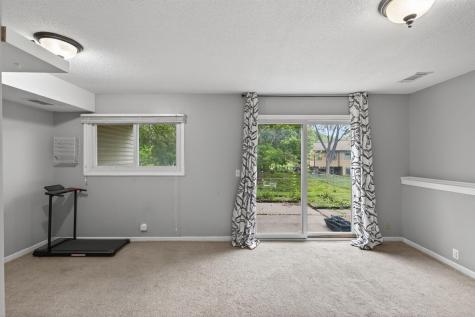 841 Evergreen Circle Burnsville MN 55337