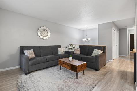 841 Evergreen Circle Burnsville MN 55337