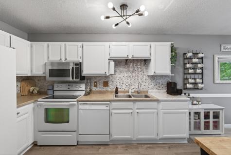 841 Evergreen Circle Burnsville MN 55337