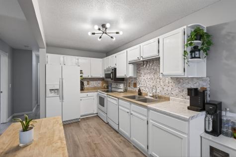 841 Evergreen Circle Burnsville MN 55337