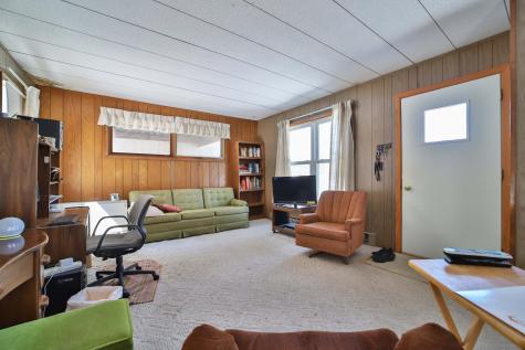 109 Velkommen Street NE Staples MN 56479