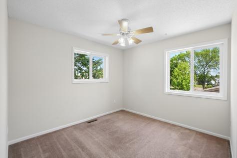 15834 Griffon Path Apple Valley MN 55124
