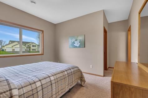 502 Graceview Loop Saint Joseph MN 56374