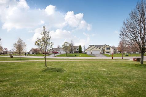 502 Graceview Loop Saint Joseph MN 56374