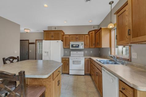 502 Graceview Loop Saint Joseph MN 56374