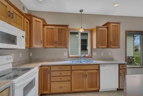 502 Graceview Loop Saint Joseph MN 56374
