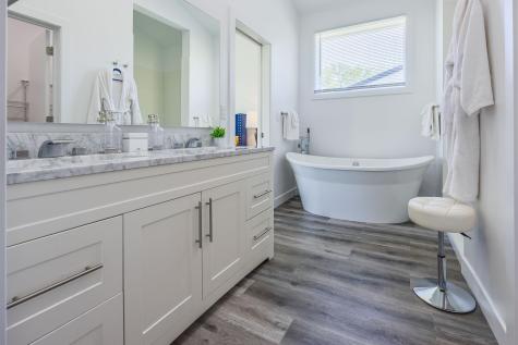 1021 Gardner Street E Wayzata MN 55391