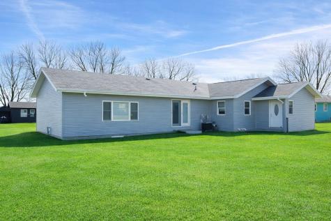 316 Buckwheat Avenue Windom MN 56101