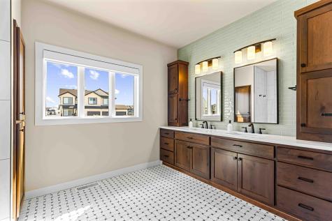 324 25th Avenue E West Fargo ND 58078