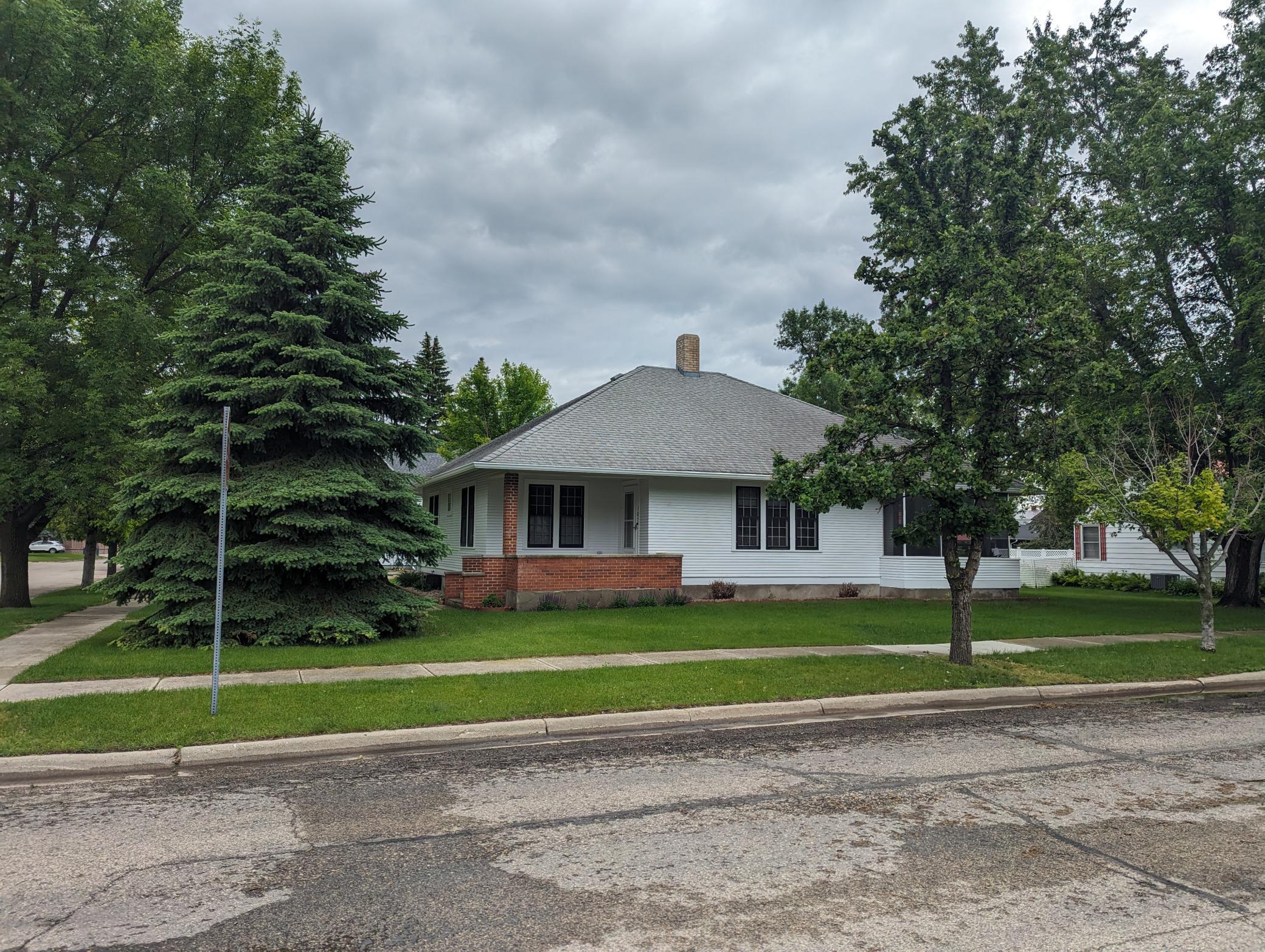 107 7th Avenue W Lisbon ND 58054