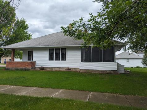 107 7th Avenue W Lisbon ND 58054