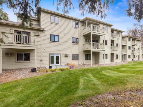 1580 Wheelock Lane Saint Paul MN 55117