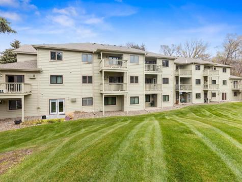 1580 Wheelock Lane Saint Paul MN 55117