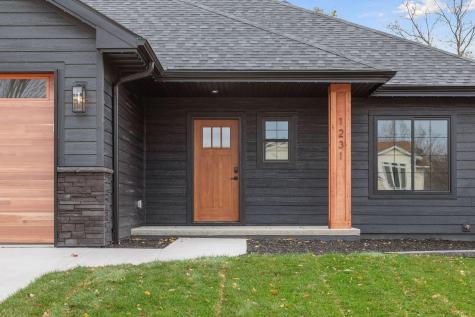 802 Dutton Drive Ellendale MN 56026