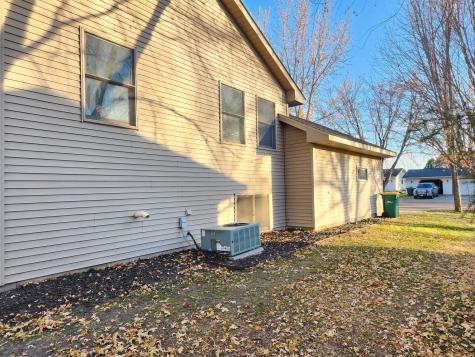 208 Holly Lane Janesville MN 56048