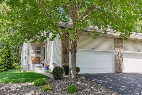 913 Oakwood Heights Circle Eagan MN 55123