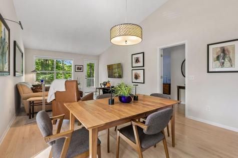 913 Oakwood Heights Circle Eagan MN 55123