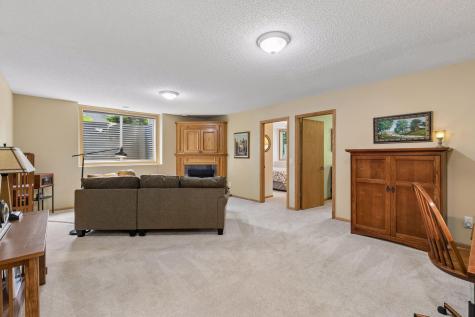 913 Oakwood Heights Circle Eagan MN 55123