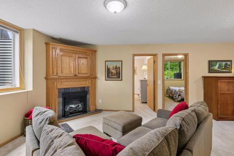 913 Oakwood Heights Circle Eagan MN 55123