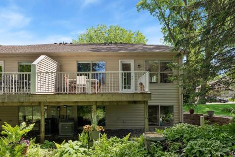 913 Oakwood Heights Circle Eagan MN 55123