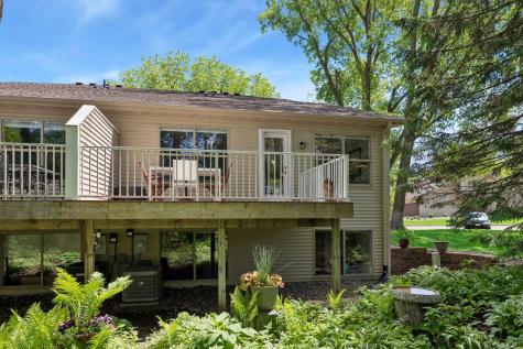 913 Oakwood Heights Circle Eagan MN 55123
