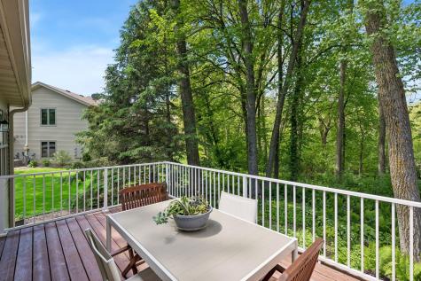 913 Oakwood Heights Circle Eagan MN 55123