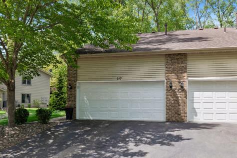 913 Oakwood Heights Circle Eagan MN 55123