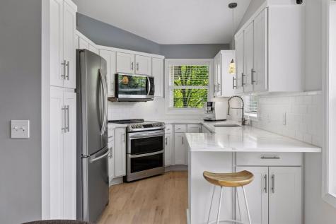 913 Oakwood Heights Circle Eagan MN 55123