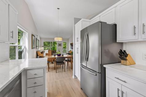 913 Oakwood Heights Circle Eagan MN 55123