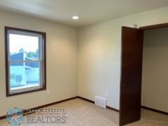 1204 Lincoln Lisbon ND 58054
