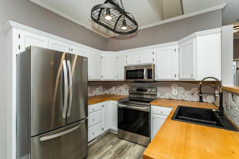 1935 Cabernet Lane NW Rochester MN 55901