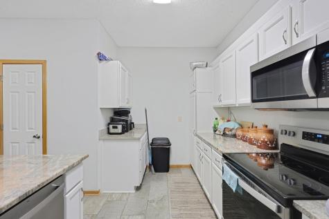 4013 Meadowlark Curve Eagan MN 55122