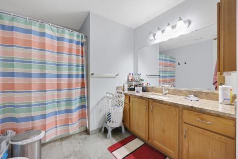 4013 Meadowlark Curve Eagan MN 55122