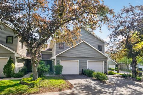 24 Elton Ridge Court NW Rochester MN 55901