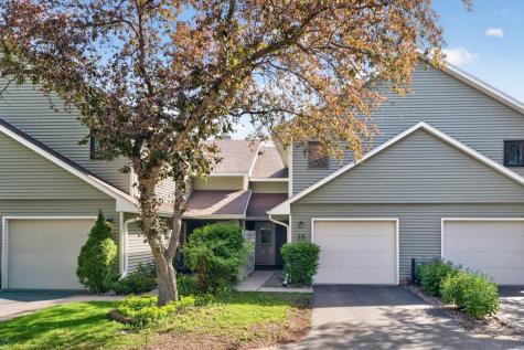 24 Elton Ridge Court NW Rochester MN 55901