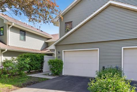 24 Elton Ridge Court NW Rochester MN 55901