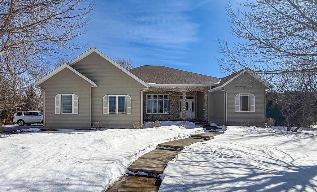 821 Cullen Circle Marshall MN 56258