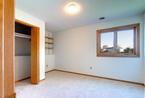564 Monnens Avenue Shakopee MN 55379