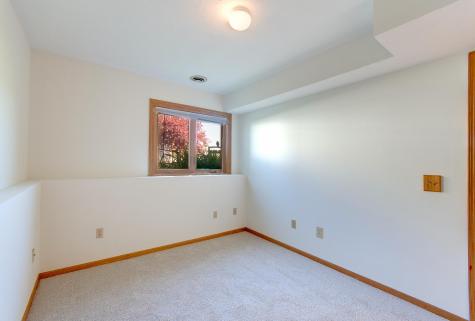 564 Monnens Avenue Shakopee MN 55379