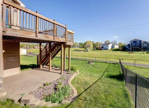 564 Monnens Avenue Shakopee MN 55379