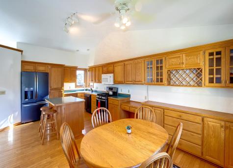 564 Monnens Avenue Shakopee MN 55379
