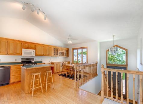 564 Monnens Avenue Shakopee MN 55379