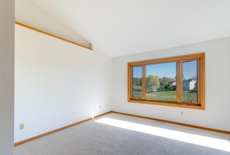 564 Monnens Avenue Shakopee MN 55379