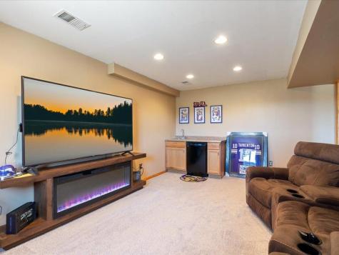 9057 3rd Avenue Breezy Point MN 56472