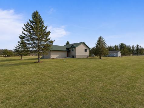9057 3rd Avenue Breezy Point MN 56472