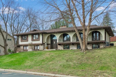 1815 Noble Drive N Golden Valley MN 55422