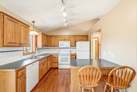 3961 224th Avenue NW Oak Grove MN 55303