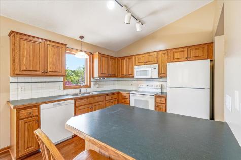 3961 224th Avenue NW Oak Grove MN 55303