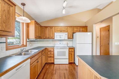 3961 224th Avenue NW Oak Grove MN 55303