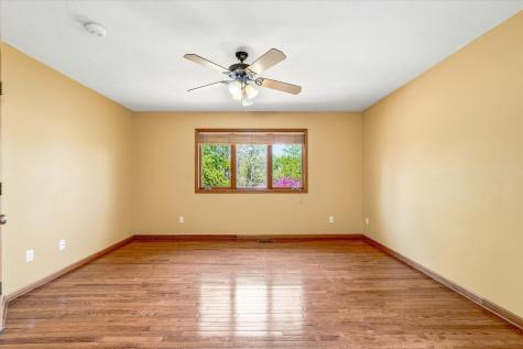 3961 224th Avenue NW Oak Grove MN 55303
